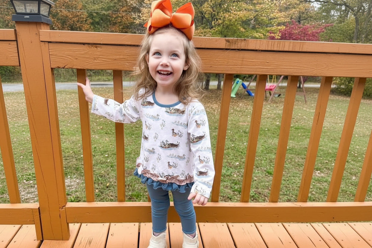 RTS: SS Busy Bees- Girls Knit Legging Set (No Monogram)