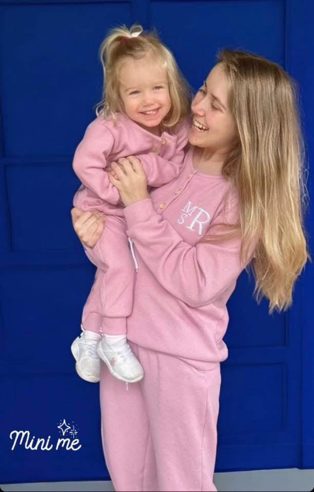 RTS: Comfy Cozy Joggers- Adult/Mini Pink Sweater Jogger Set (Without Monogram)